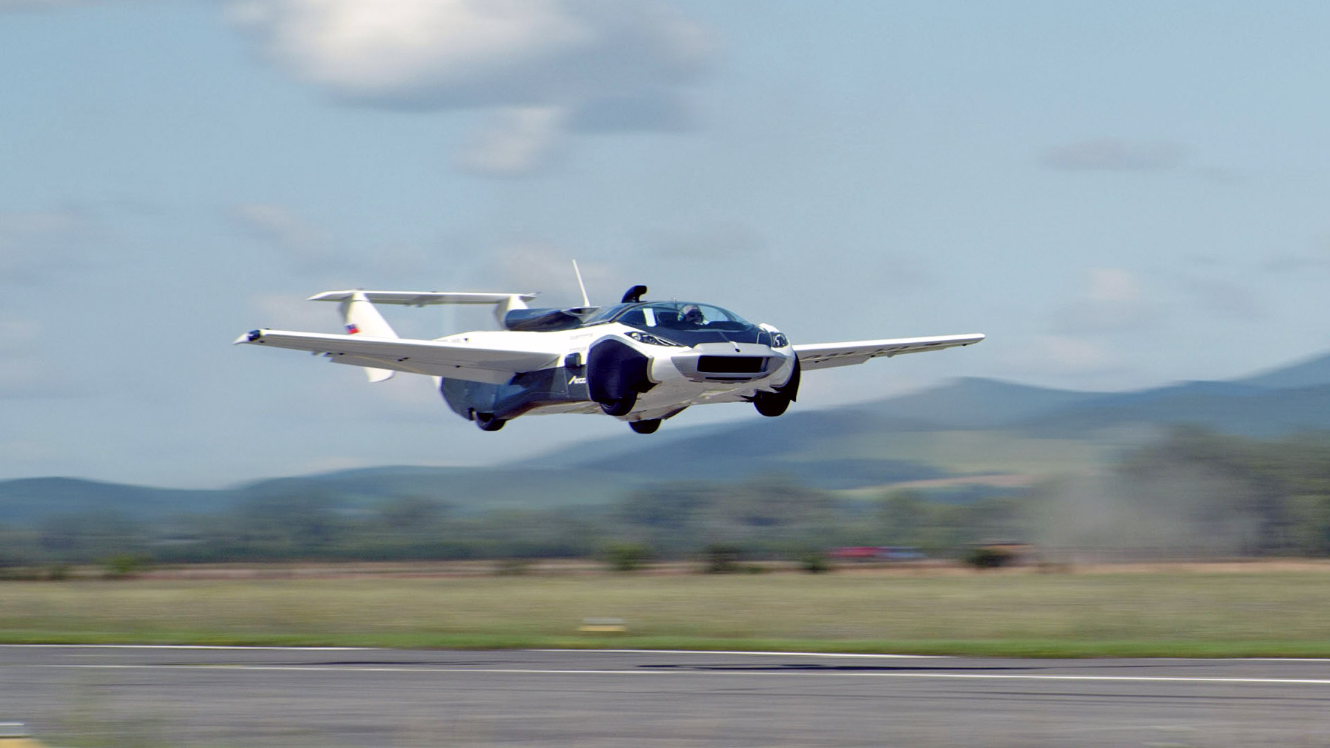 Lietajúce auto AirCar od Klein Vision